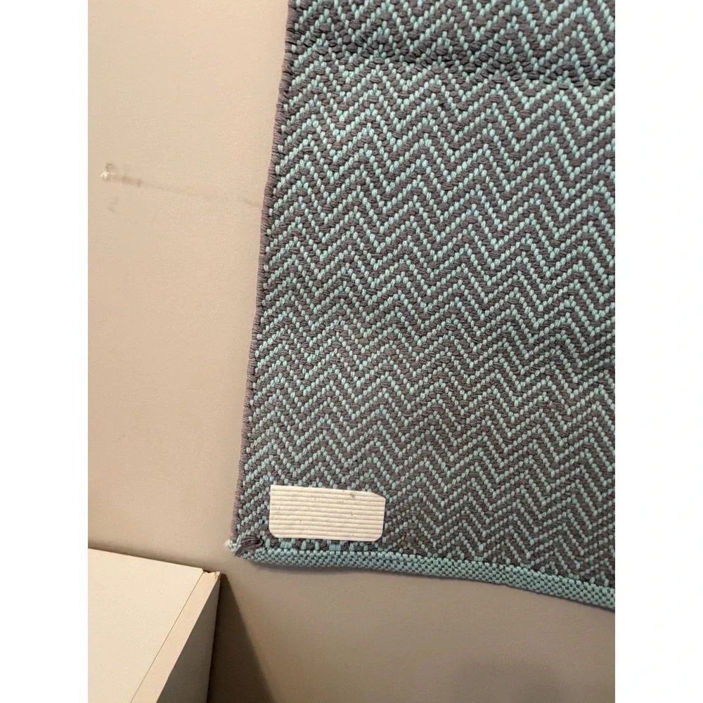 Room Essentials Blue Chevron Pattern Woven Accent Rug White 32.5x19in